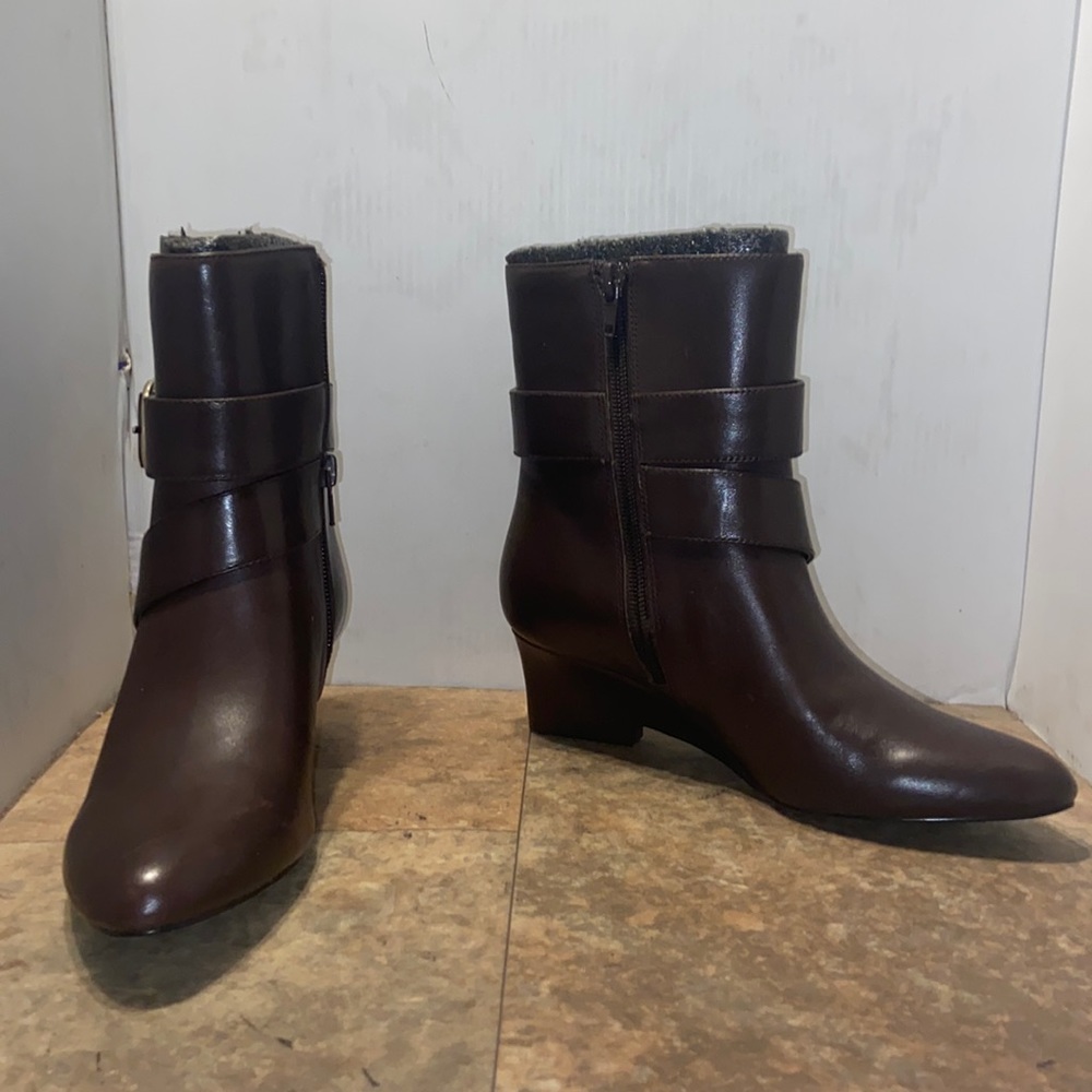 Nine west Booties New in Box sz 5.5